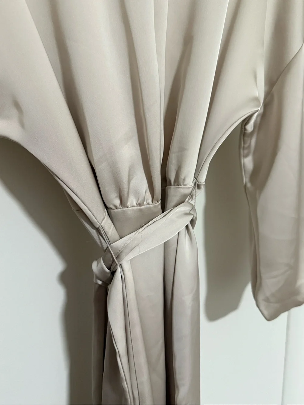 Silky satin midi/maxi cream dress with balloon sleeves and waist tie